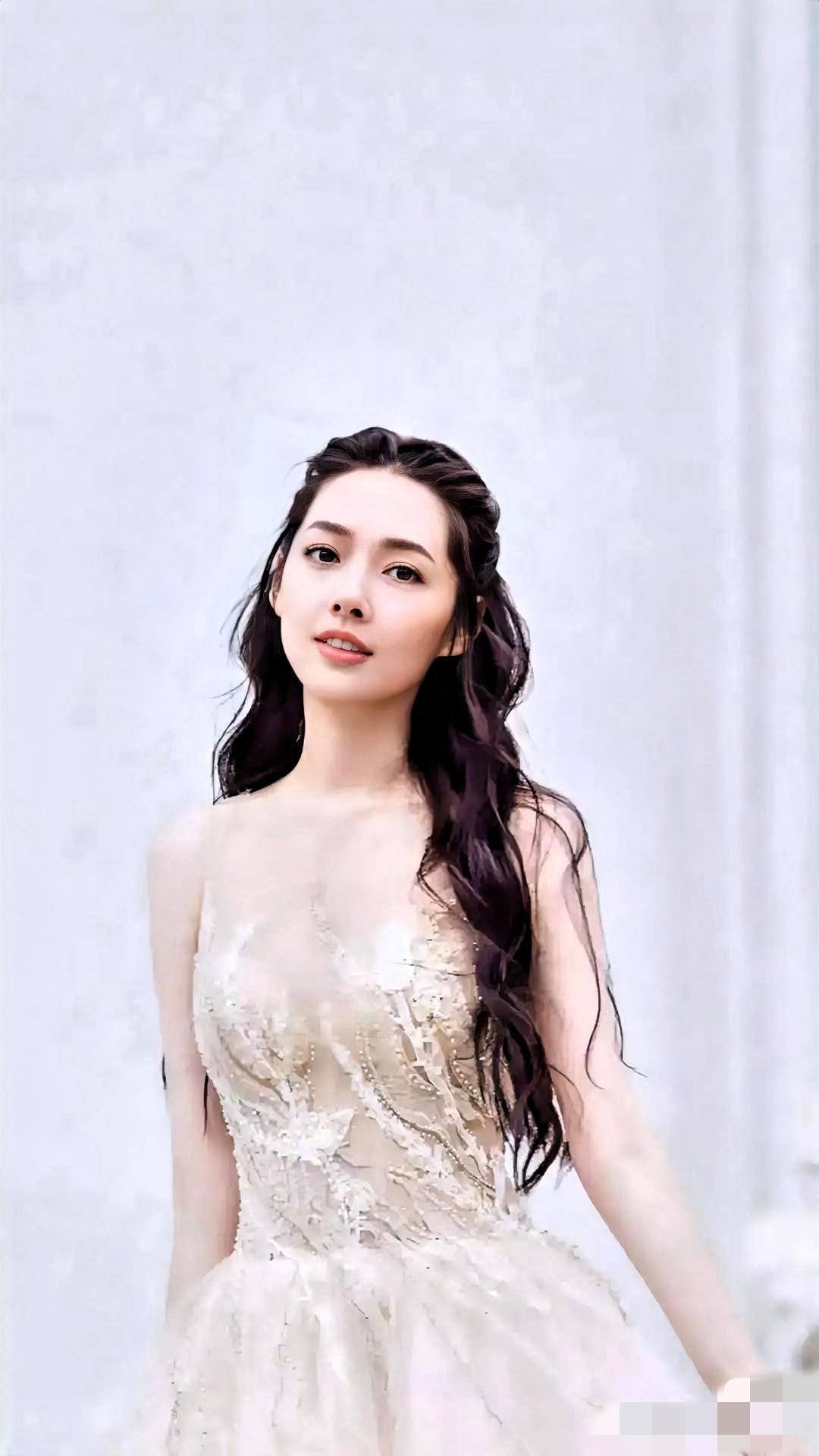 郭碧婷一张卡刷了1.03亿新台币养娃被疯传，连亲爹都心疼说“靠她一个人撑着”，结