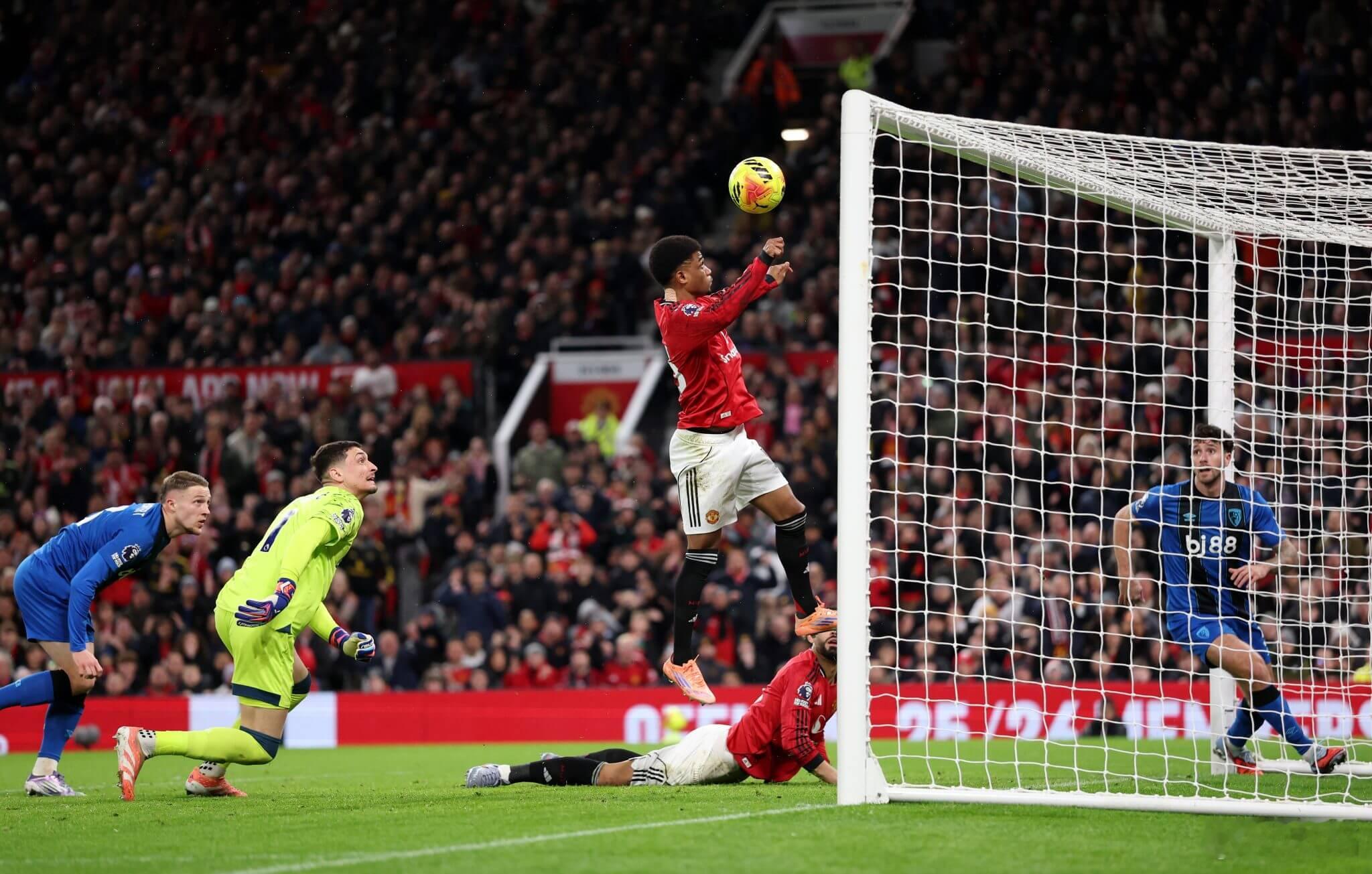 曼联曼联如何准备下轮与维拉的比赛？维拉九连胜，气势如虹，罗杰斯状态爆棚，得有一