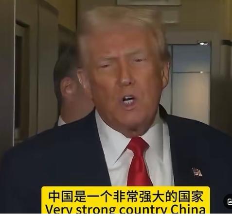 特朗普在从韩国回美国的飞机上，接受了记者的采访。特朗普说“中国是一