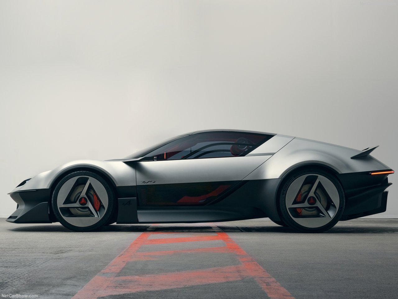 雷诺AlpineA310VisionConcept，复古未来主义纯电动