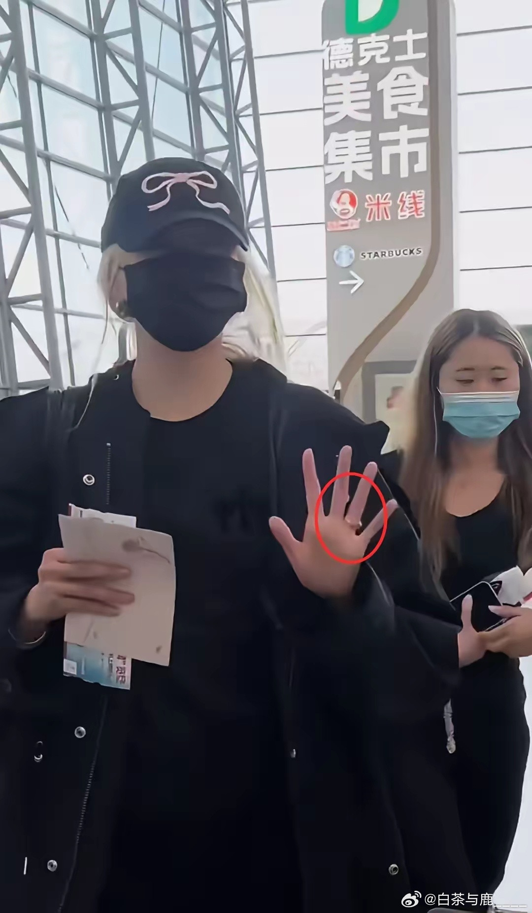 天呀！让人措不及待的事情来了！本来以为鹿晗和关晓彤已经实锤了没想到关晓彤最新的视