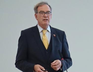 德国：中美打不起来了，因为打了也白打！日前德国教授坦率指出： 美国不是害怕中国，