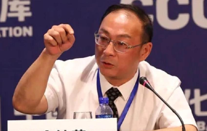 金灿荣教授怒了！他9月10日在微博发文，竟毫不客气，直接批评一些公知道：“有些人
