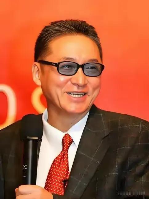 李敖说：“礼貌没用，谦逊没用，古道热肠没用，忠厚老实没用，守规矩也没用。除非你有