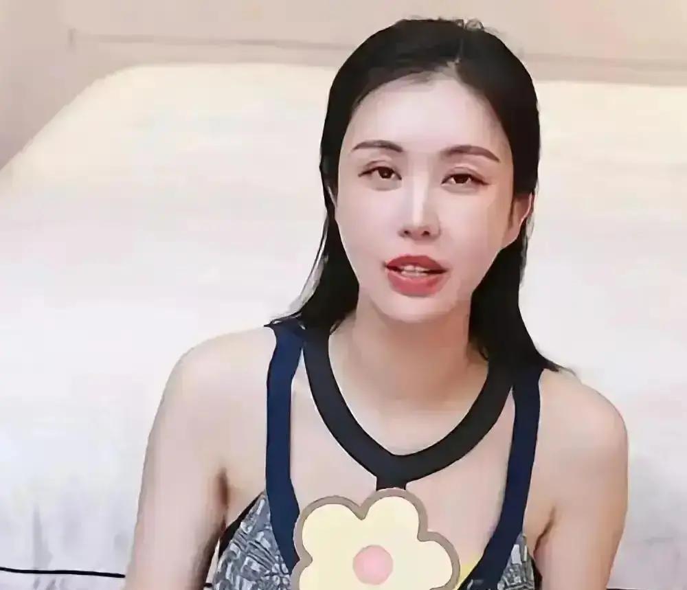 0.3%成交，三天掉粉20万田朴珺卖健康食品，没亮检测报告，直播间当场翻车