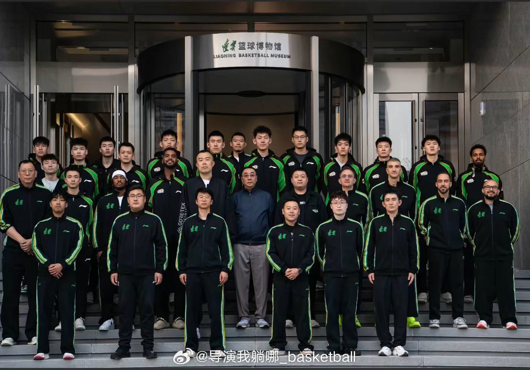 低调出征新赛季，辽宁男篮按惯例没有举办新赛季的出征仪式，在前往新赛季揭幕战之前全
