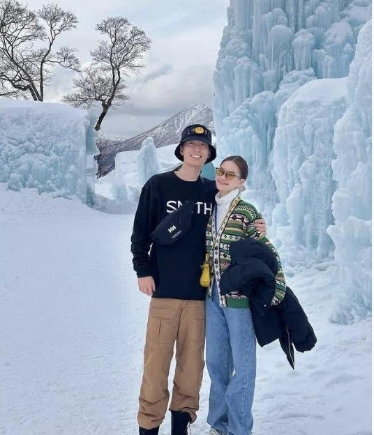 “赌王的女儿也秀恩爱，爱情果然不分贫富，只可惜现在……”​​​