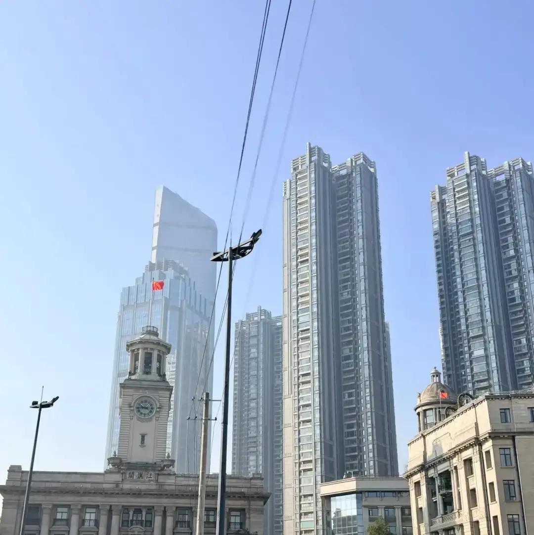 县城买房血亏50万，亲戚劝反被记仇！2019年我大伯咬牙掏出40万首付，还四处借