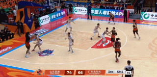 许梦君是哪冒出来的，和陈林坚轮换太好用了。山东高速陈林坚是国内球员第一得分点，