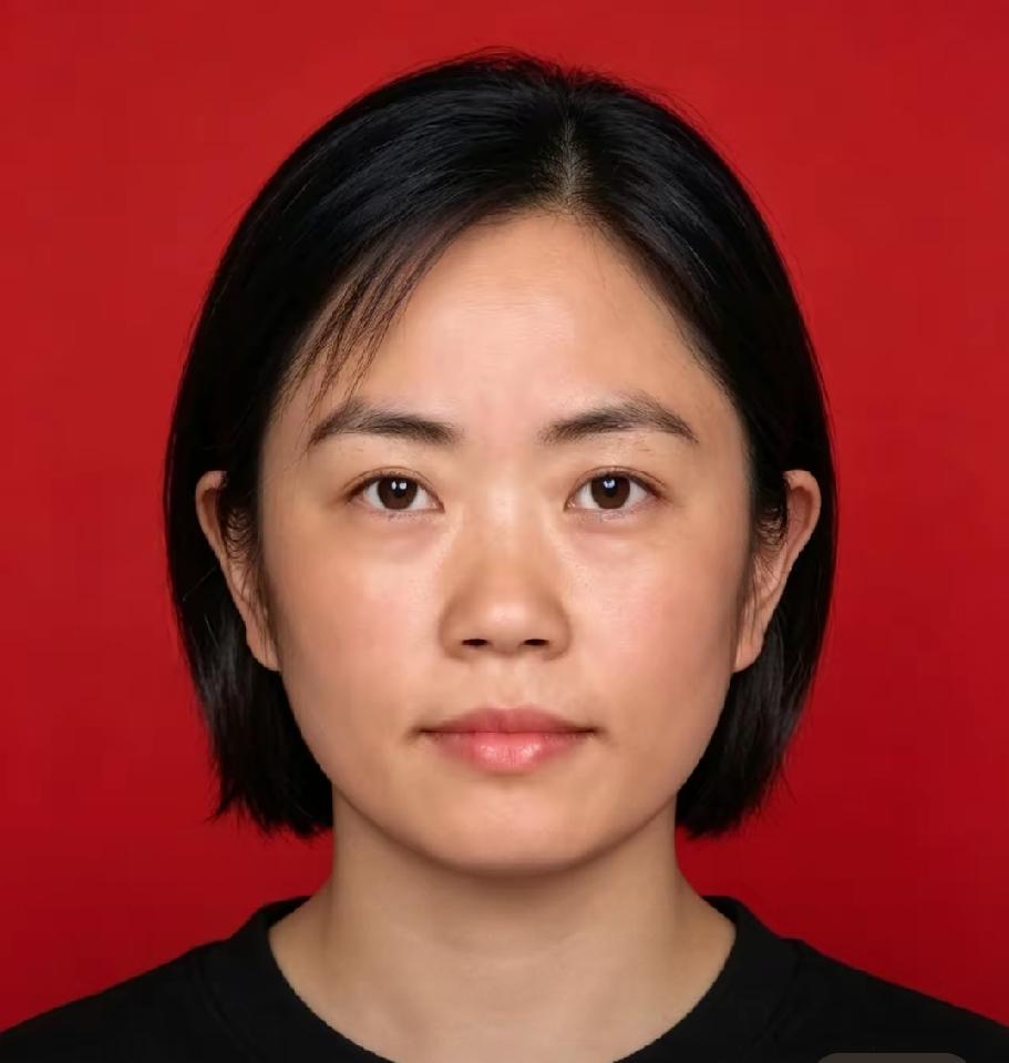 谢彬蓉，女，汉族，1971年10月生于重庆忠县，中共党员，1993年7月从四川师