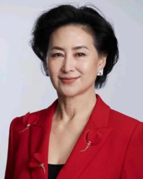 2022年，何超琼说：香港回归的时候，我爸爸跟我打赌，像上海这样的大城市多少年可