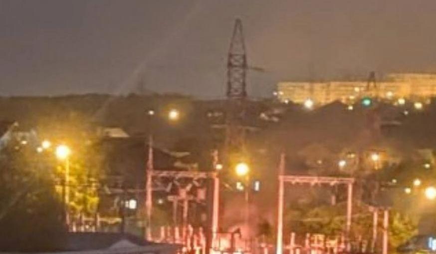 轮到俄罗斯被大规模空袭，乌克兰宣布连夜发射大批导弹、无人机，对俄罗斯的能源设施和
