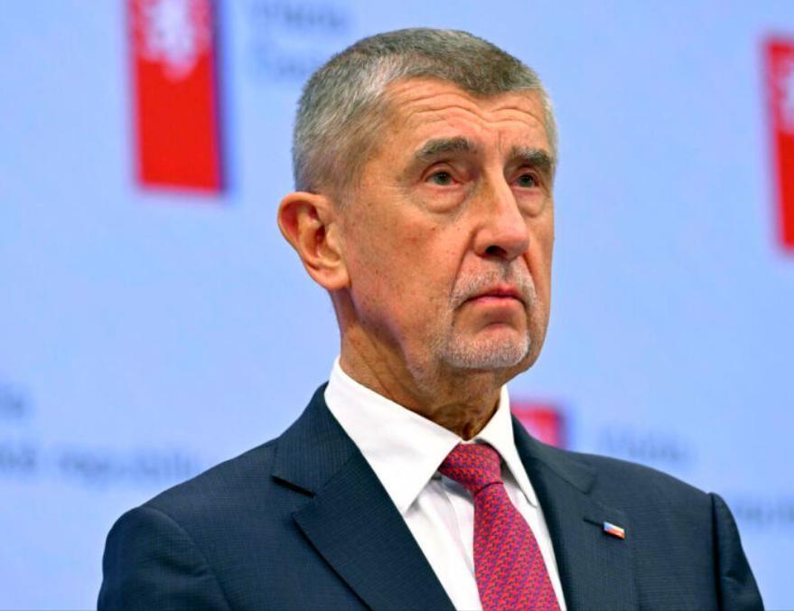 捷克这波反转太清醒！以前是援乌“急先锋”，送坦克、捐雷达、砸15亿欧元，现在新总