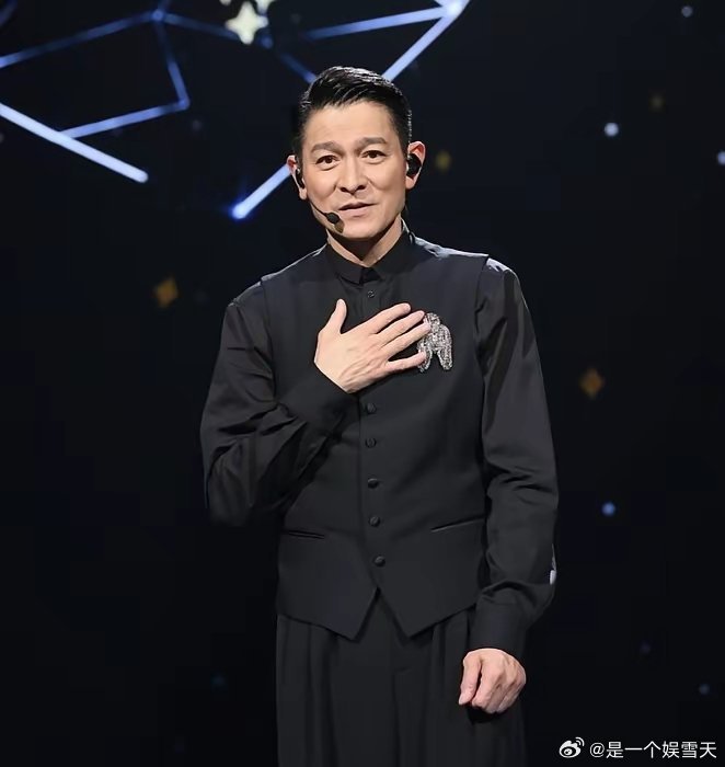 《给阿嬷的情书》即将要在港澳上映了，从预告海报上可以看到其中一家发型公司，正是刘