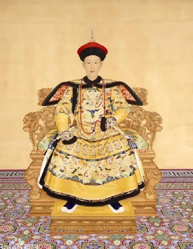 1735年，雍正病重，把弘历叫来交代后事：“鄂尔泰、张廷玉，你要用，李卫跟了朕一辈子，朕死后，你要善