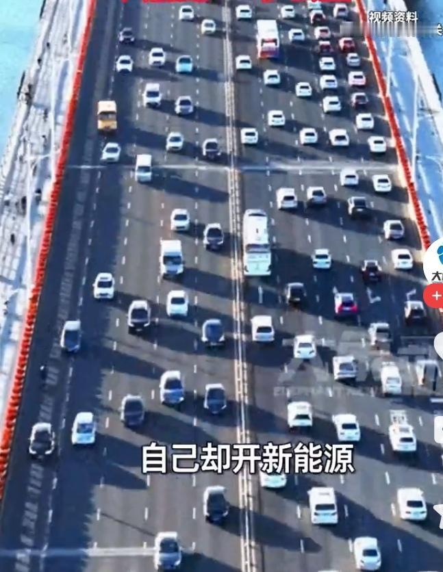 燃油车不好卖是现实未来正来该如何面对？6月23日，浙江杭州燃油车行老板郑先