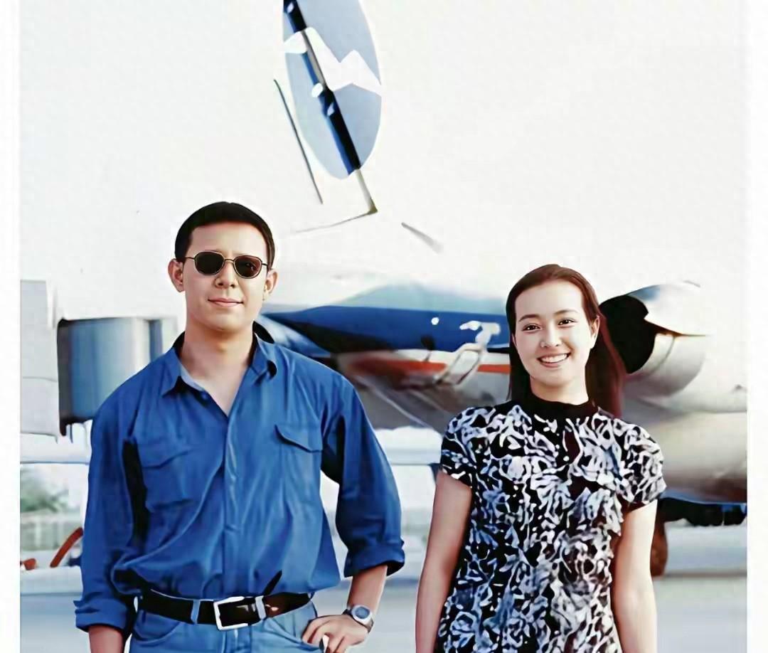 80年代剧组夫妻公开搭伙没人管，现在明星牵个手直接丢饭碗你敢信？当年拍《射雕》