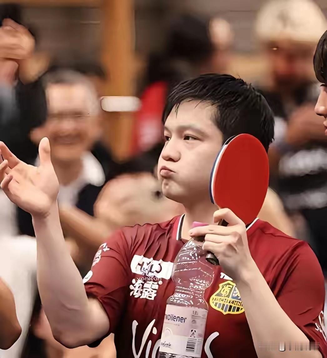 樊振东刚官宣转会，就有人开始搞事，看着真让人不舒服本来就是正常换个地方打球