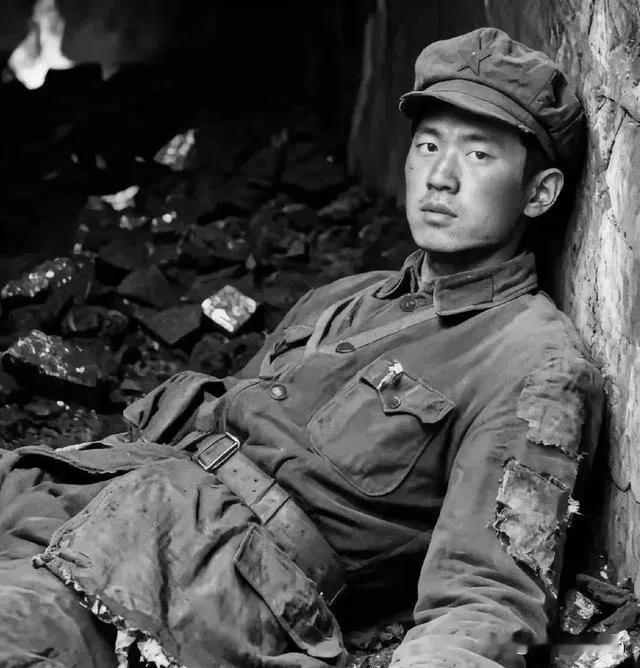 1937年，西路军连长和3名战友被敌人活埋在炸坍塌的煤窑中，就在他们感觉呼吸越来