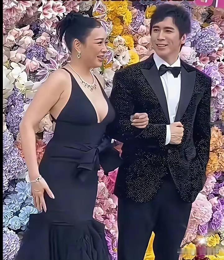 钟丽缇不再执着生孩子了这位55岁的女明星，最近出现在健身房的时候，整个人状态