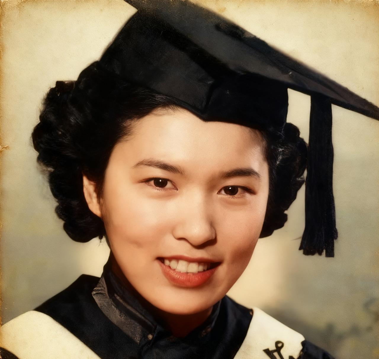 乔冠华的妻子龚澎有多美？这是一张拍摄于上世纪30年代的照片，此时的龚澎刚刚大学毕