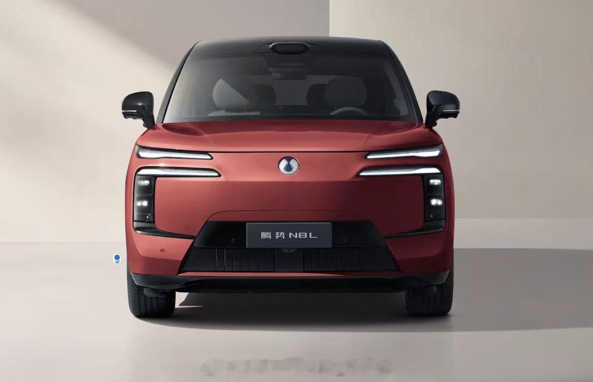 腾势N8L闪充版开启预售，新车搭载第二代刀片电池和闪充技术，插混闪充版纯电续航提