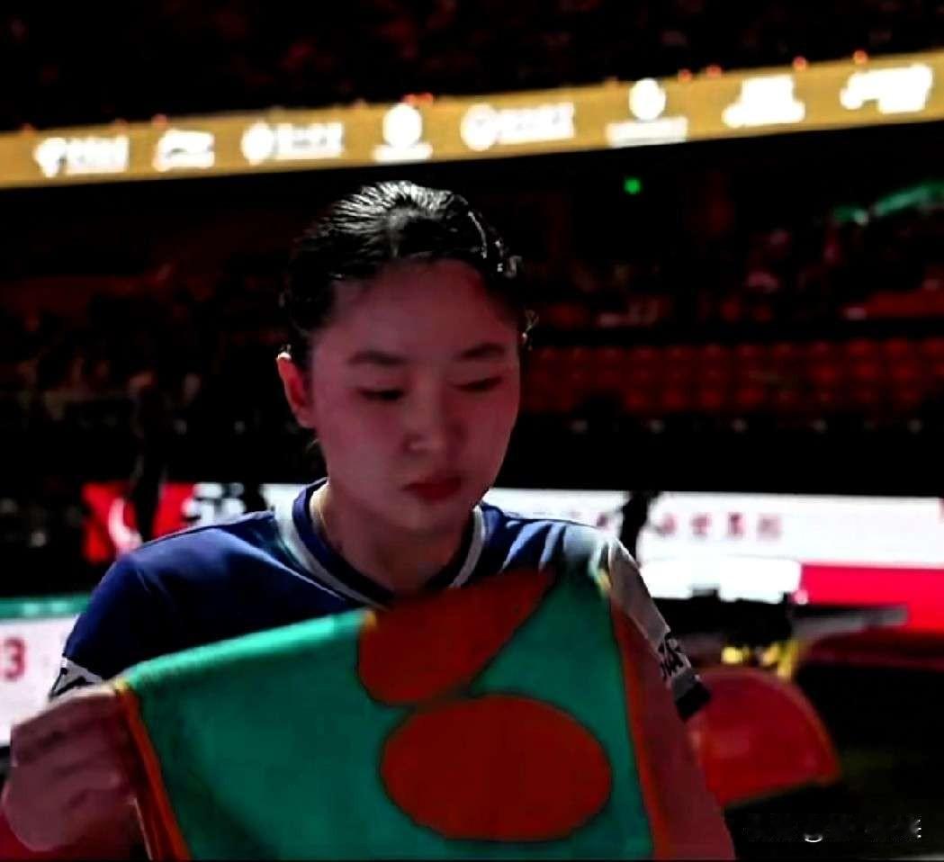 看日本队员的表情，就知道她打得有多好了。成都混合团体世界杯淘汰赛，日本队对阵