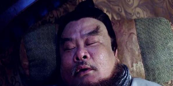 公元757年，安禄山睡觉时，阉人李猪儿用刀捅进了他的肚子，当时，安禄山想起身拿刀