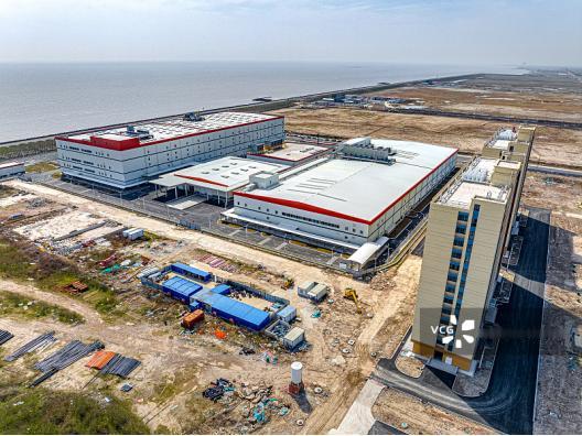 西方还没找到起跑线，中国已经把赛道“铺完”了。英国《金融时报》9月21日报道：钠