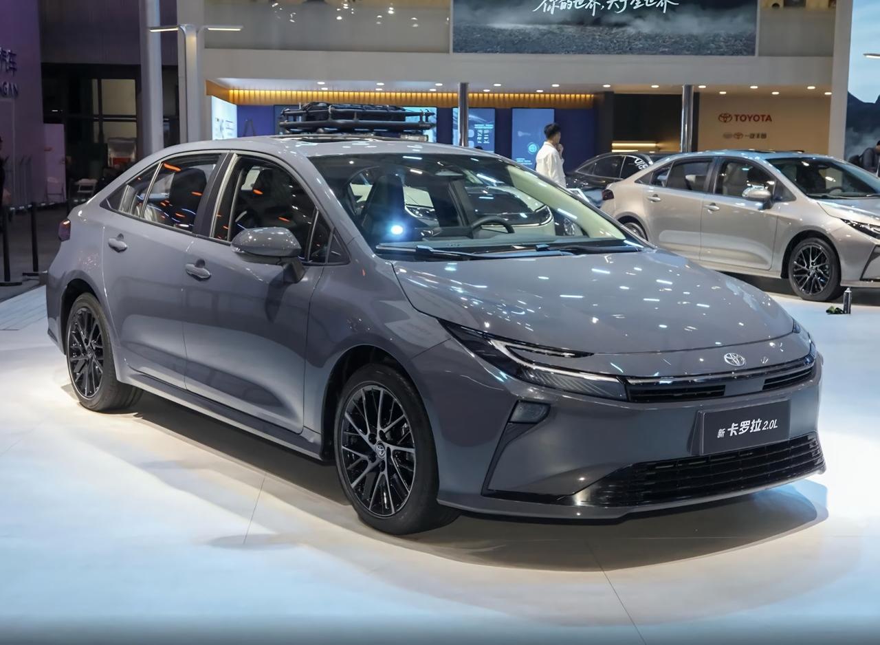 听说新一代卡罗拉终于来了，我赶紧去扒了扒资料。这次换代，丰田看来是下了狠心，不光