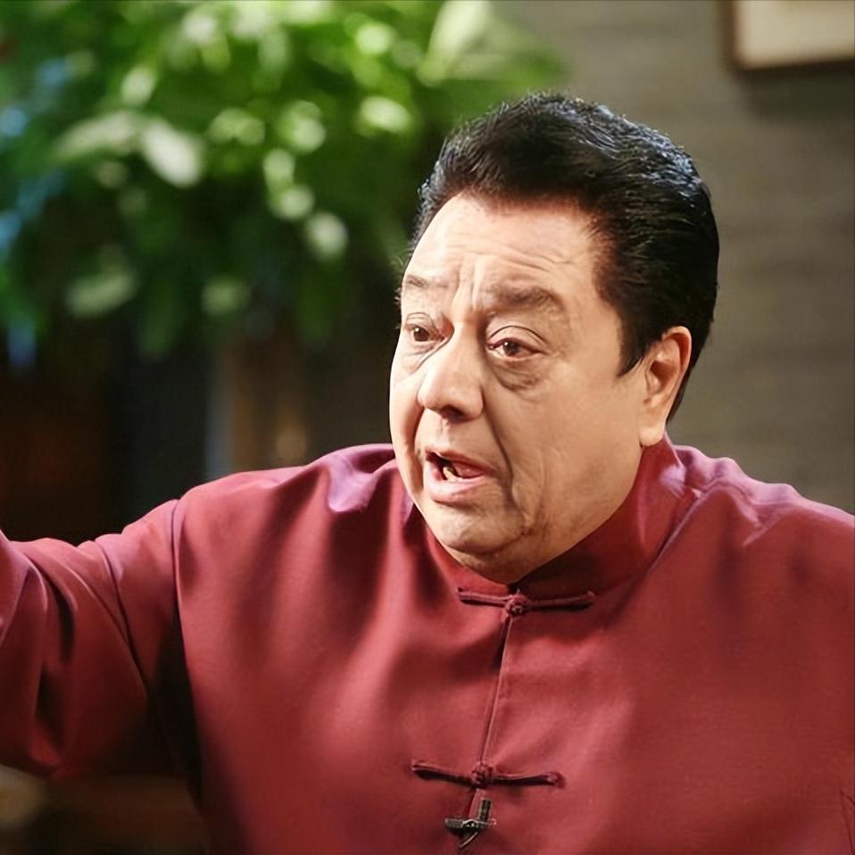 相声演员，李金斗曾说，在我们相声界，规矩都被破坏了，师傅不像师傅，徒弟不像徒弟，