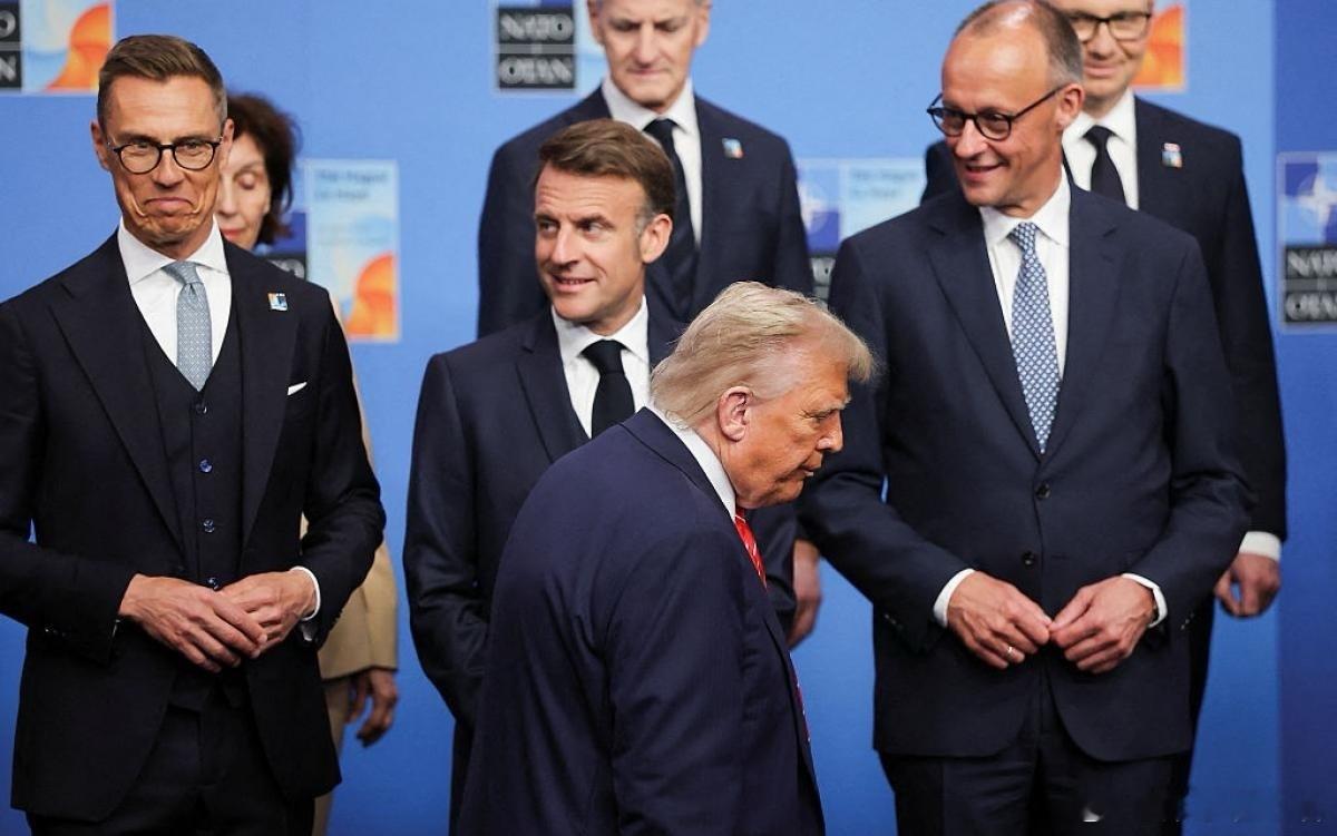 昨晚秃粉圈热传“泽连斯基用辞职换取停战协定＂的假消息，许多秃粉亢奋的一夜未眠，与