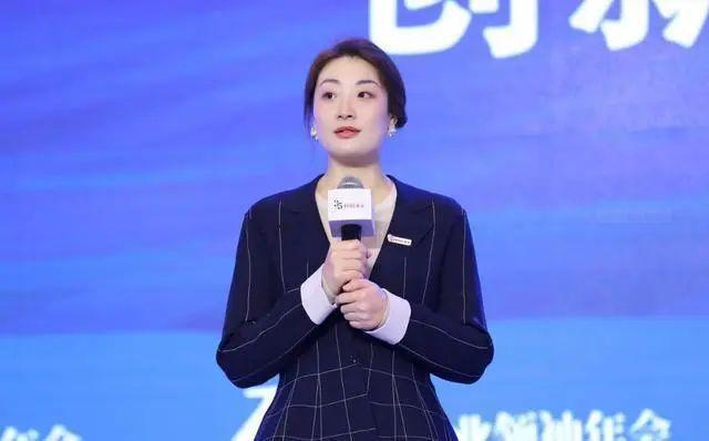 最近，宗馥莉在接受《财经》专访时间接回应家族矛盾爆发，直言自身“定海神针”就是坚