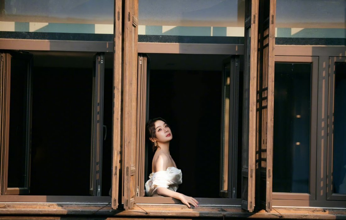 有太阳也很冷吧，袁姗姗太美了美丽冻人啊姐～