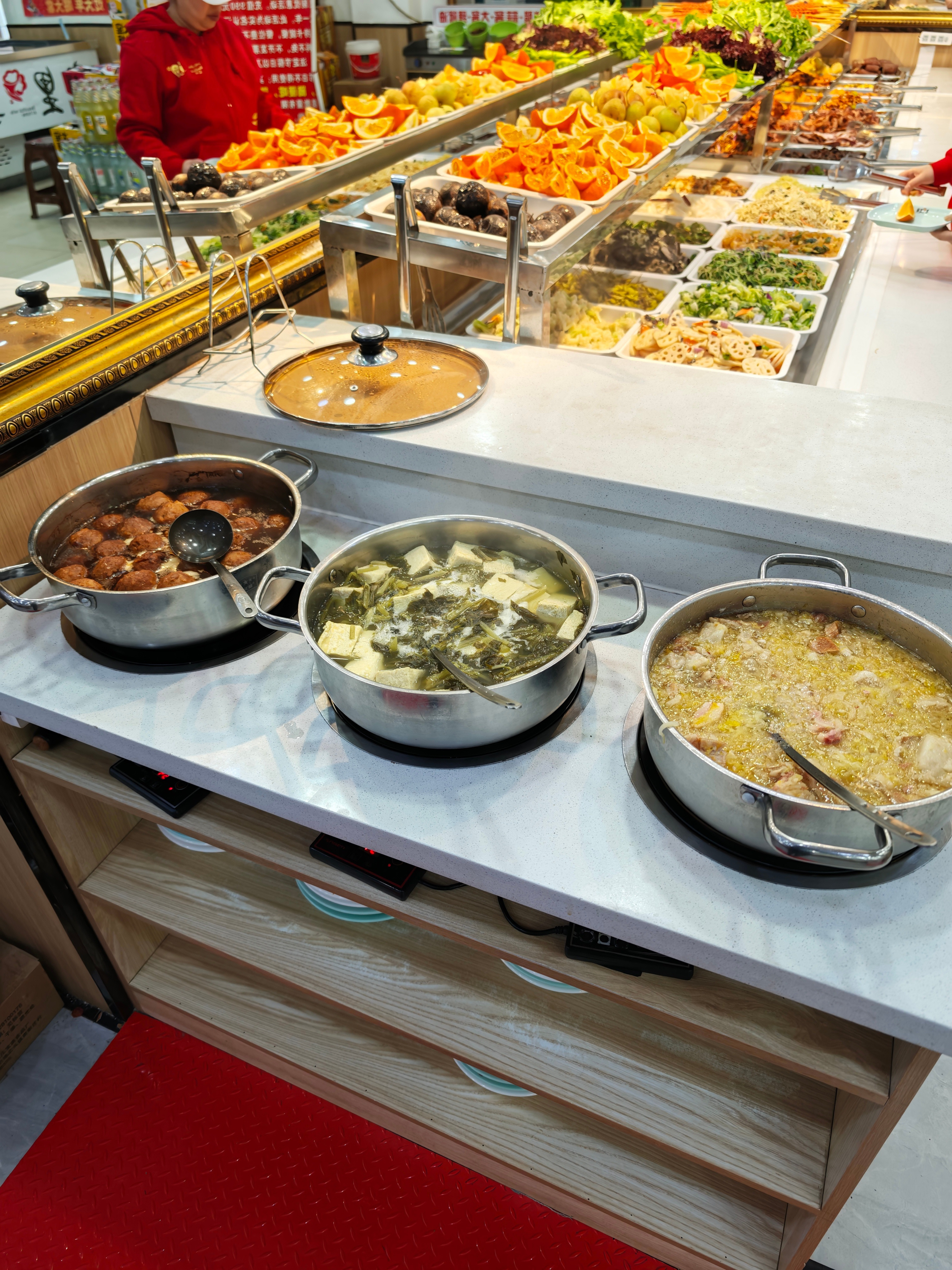 20块的饺子自助。而且好像限时是一天。沈阳