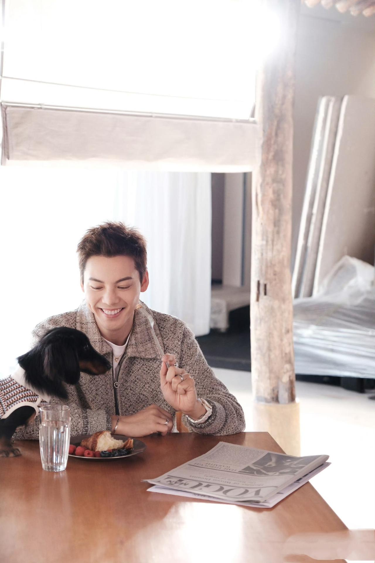 陈伟霆首谈官宣生子：低调经营后的自然之选近日，陈伟霆在接受专访时，首次公开回