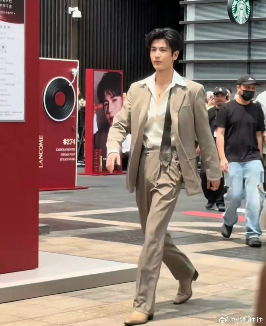 抖音男明星质检笑不活了，前两天王鹤棣报警那个事件掀起了男明星质检风潮，看看网友