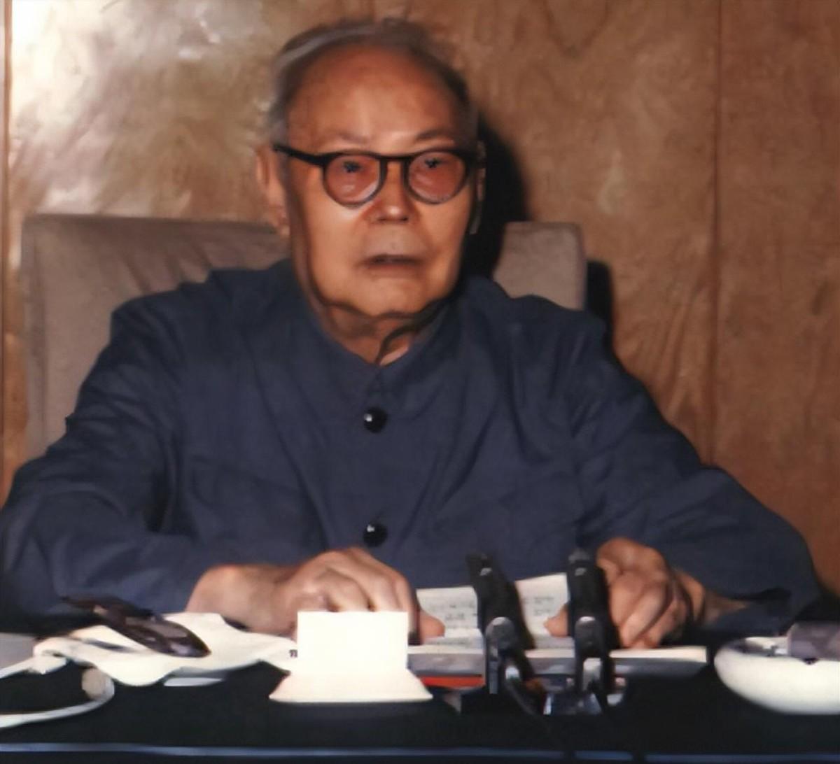 1976年熊向晖前去拜访叶剑英，见面时他第一句话就问：你身边的人到底可靠吗？1