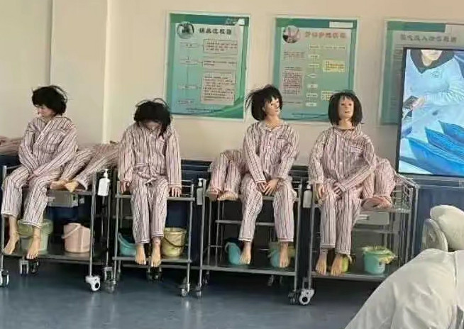 冷宫里疯了的妃子们～