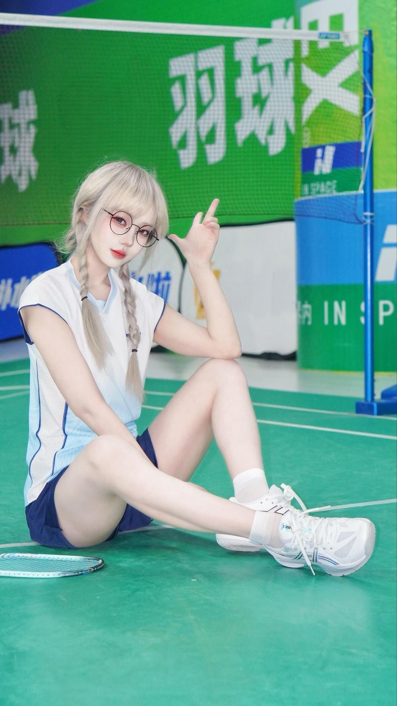 打羽毛球的都是最帅的🏸羽球鞋奶fufu配色戳爆少女心💘缓震巨稳，打一下午脚
