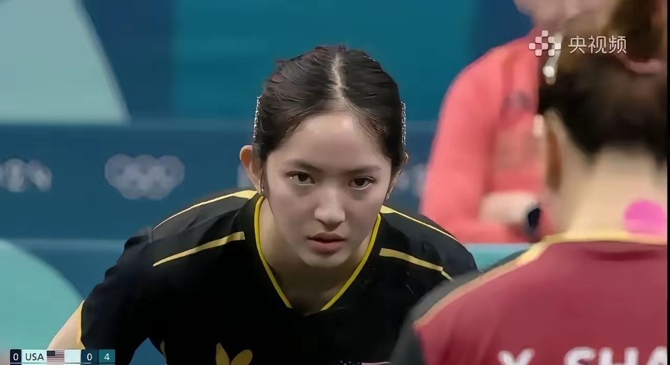 美国乒乓美女宋家瑜，在一次采访中，被问最喜欢的人是准？她脱口而樊振东。主持人又问