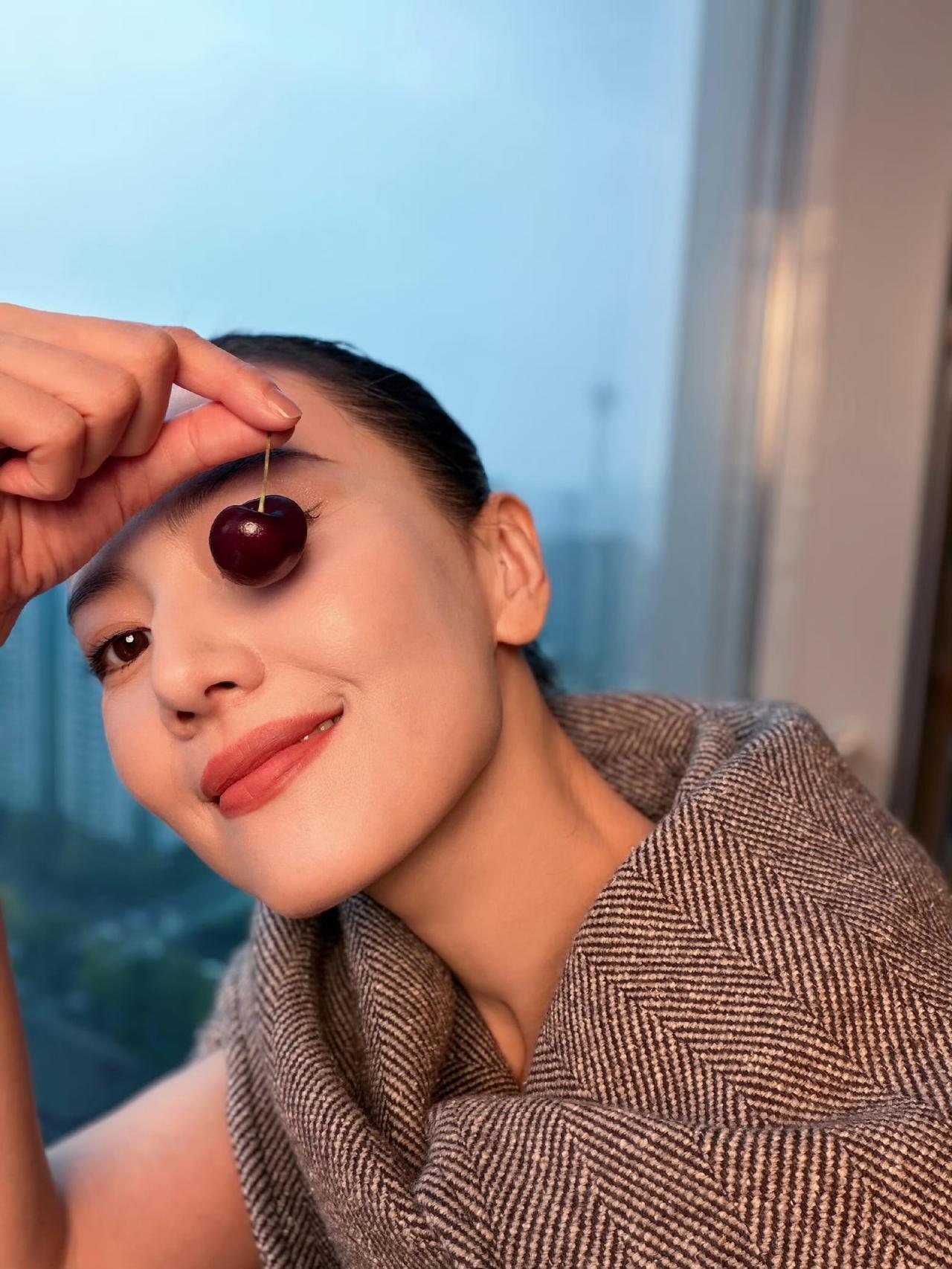 怼脸自拍🤳🏻，不愧是太多男性心目中永远的女神女神