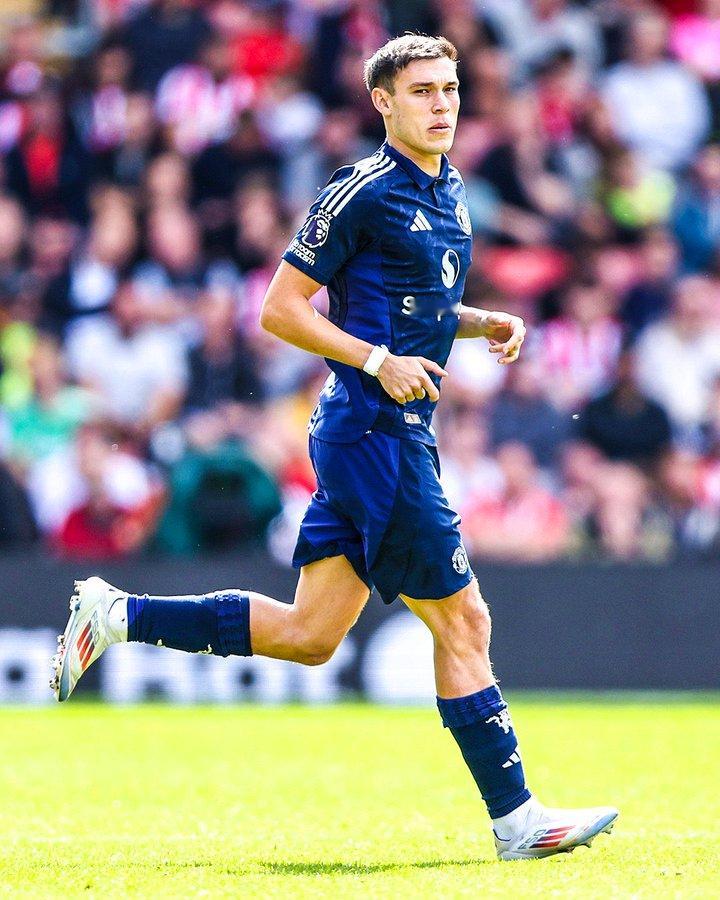 ErolEvcen加拉塔萨雷已经与乌加特的经纪人和曼联进行了会谈。曼联已经公布