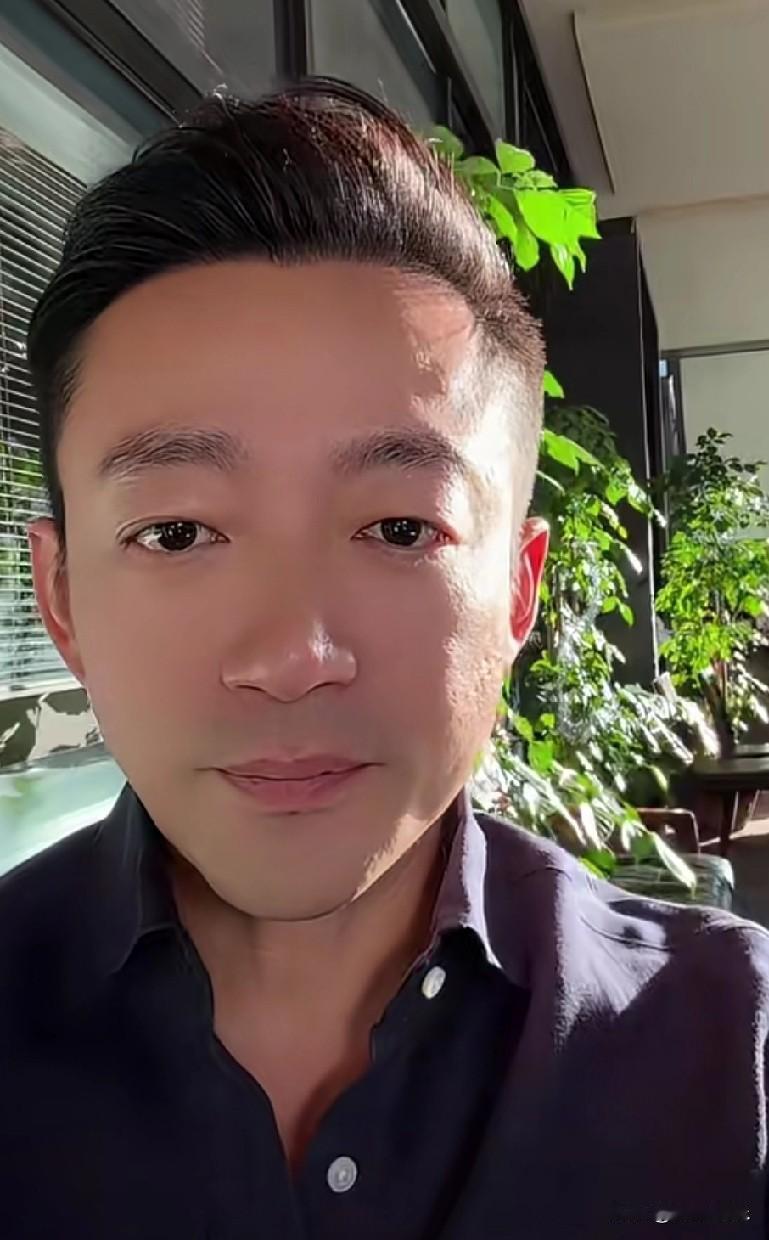 汪小菲录视频称趁休息一天回湾湾看孩子了，网友表示:麻六记企业是你自己爱怎么休就怎