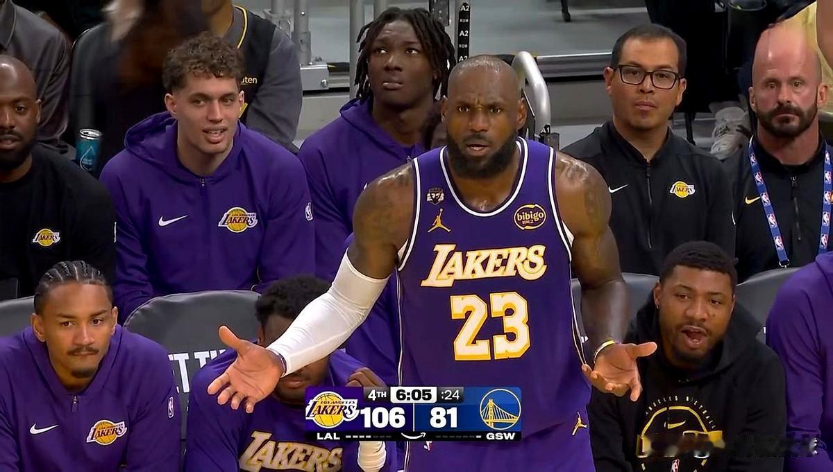 看着屏幕里老詹主动犯规申请下场，我突然有点想笑，又有点心疼。26分8板11助，