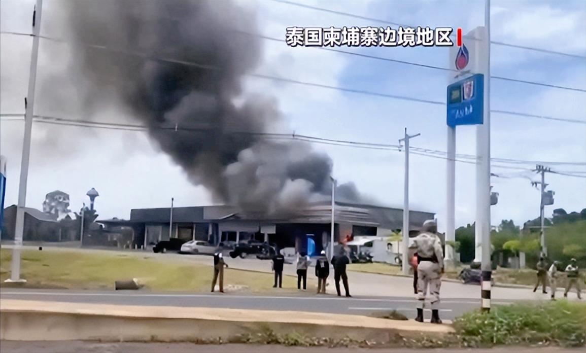 泰柬边境又干起来了，埔寨直接往泰国军营扔了一枚榴弹，不偏不倚砸在泰国四色菊府的军