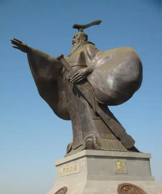 汉武帝给后世留下的最重要的文化遗产就是罢黜百家、独尊儒术，没错！秦是完成了大一统