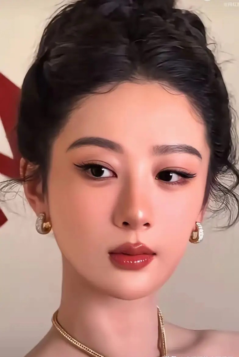 这是杨紫吗怎么突然变得这么出彩，感觉好像张柏芝，漂亮的竟然惊人。白玉兰来了，她感