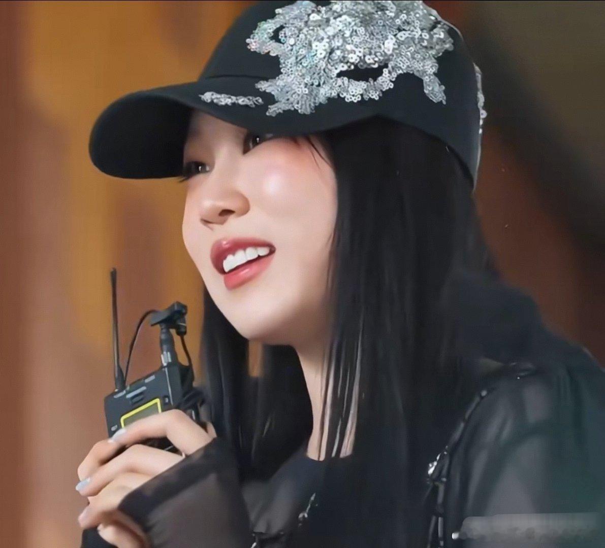 韩国的化妆师是对水光肌有什么执念吗[？？？]小沈阳女儿怎么也逃不过这种妆容，明明之