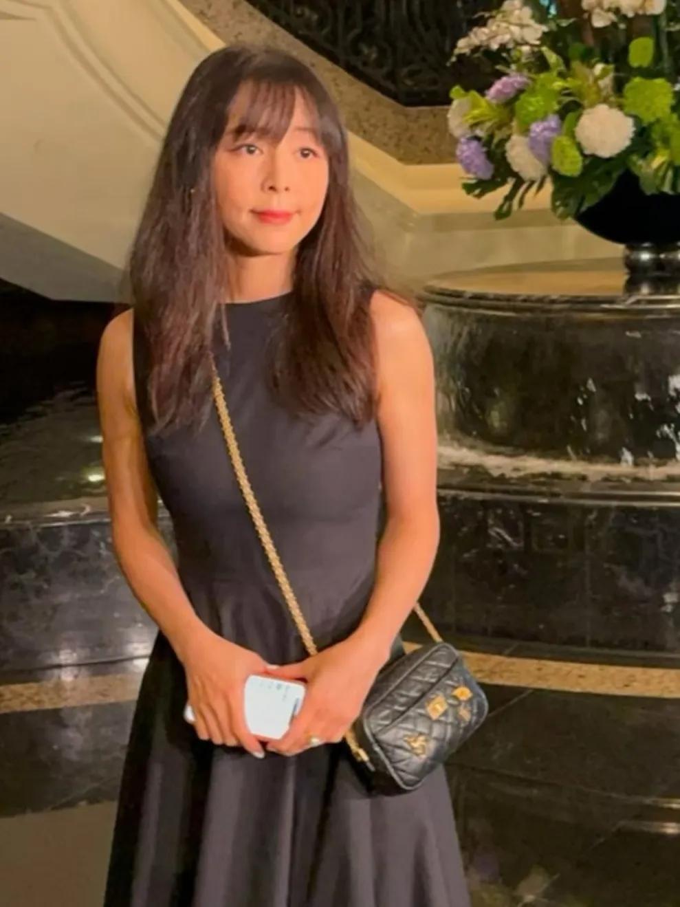 我能接受张静初icon颜值下滑，也能接受张静初身材走样，但我真的接受不了，曾